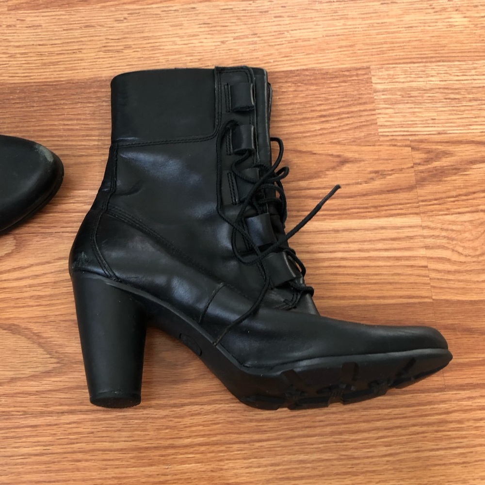 Timberland Black Leather Booties Women’s Size 8 Lace Up
